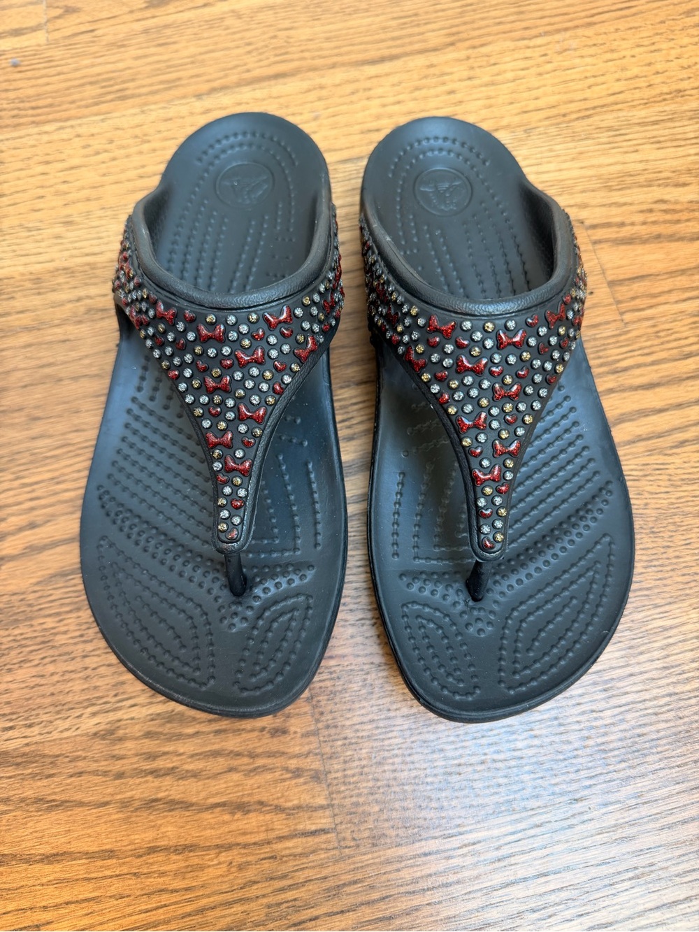 Minnie Mouse Embellished Crocs Sloane Sandals Size 6 Bows Disney Gems Sparkle